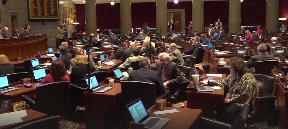 Missouri Sports Betting Bill Advances To Senate Floor