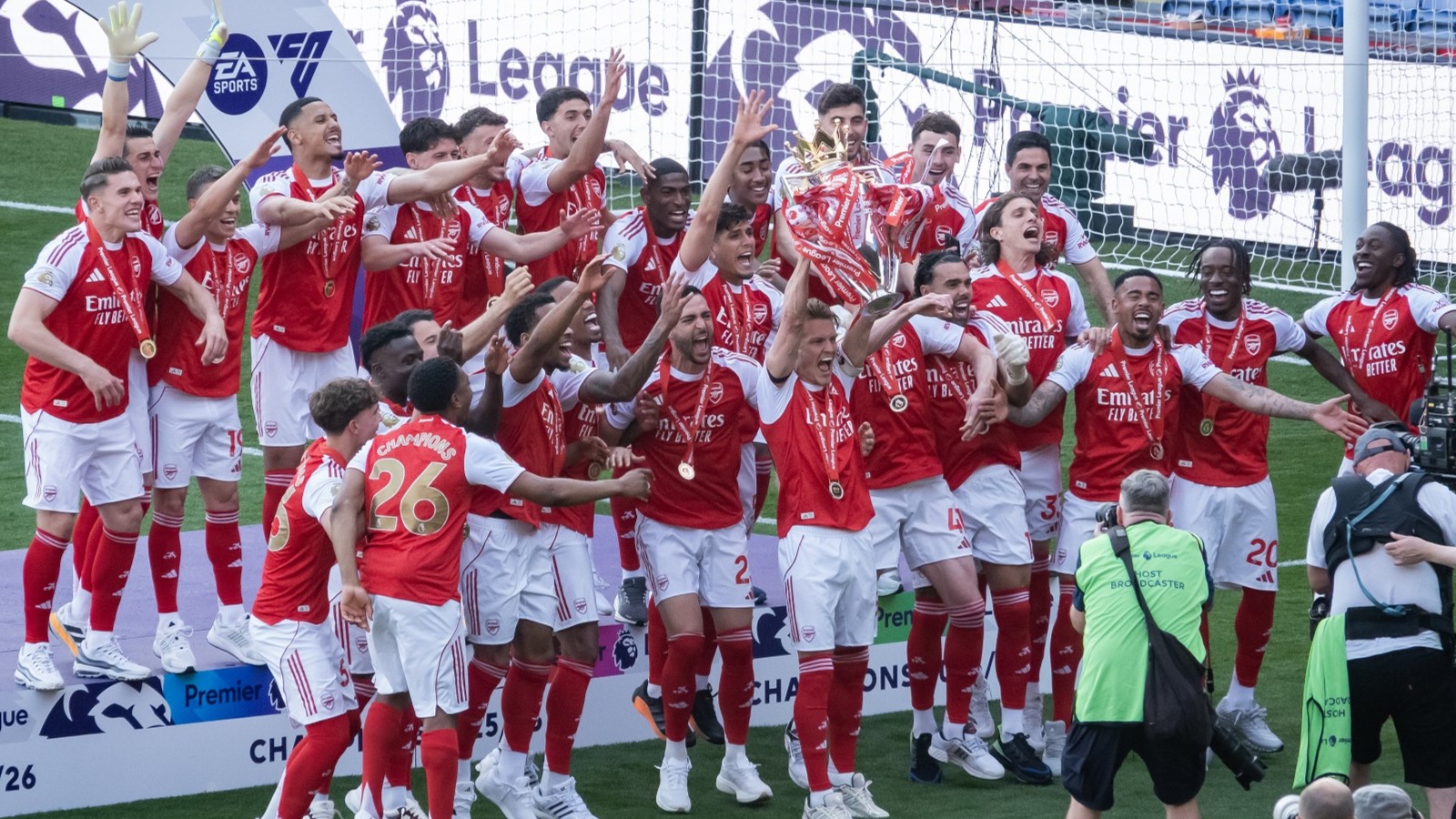Arsenal +165, Man City +300 On Premier League Board 1 Arsenal +165, Man City +300 On Premier League Board
