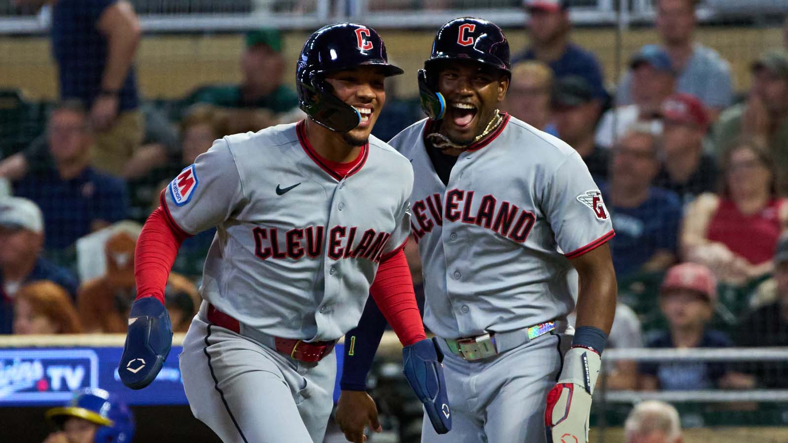 White Sox Top Guardians 7-3, Widen AL Central Lead 1 White Sox Top Guardians 7-3, Widen AL Central Lead