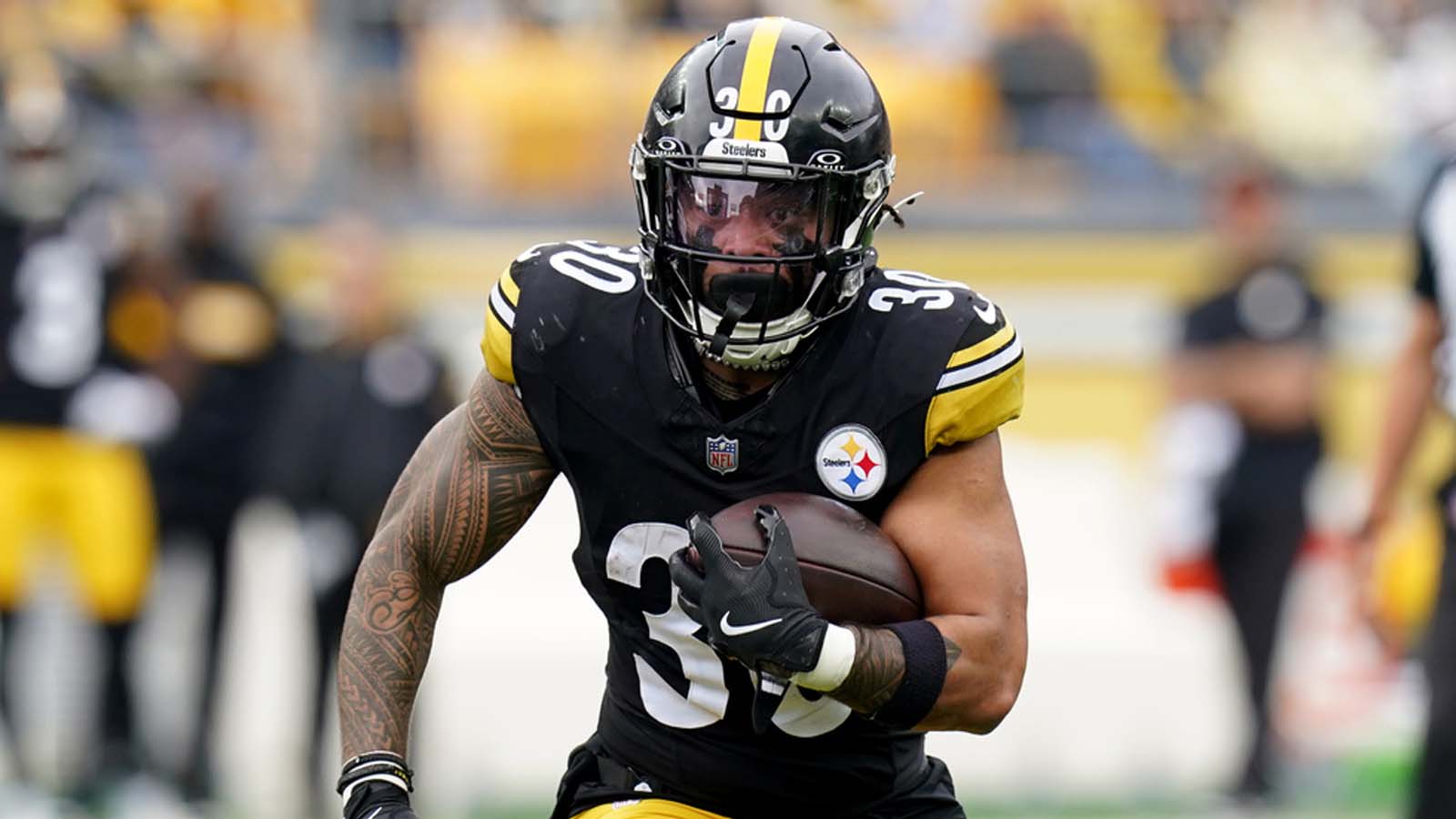 Steelers-Browns Player Props: Back Warren, Rodgers INT