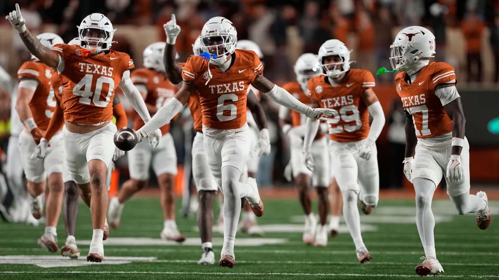 No. 1 Texas Line Shrinks Ahead Of Noon Kickoff In Knoxville 1 No. 1 Texas Line Shrinks Ahead Of Noon Kickoff In Knoxville